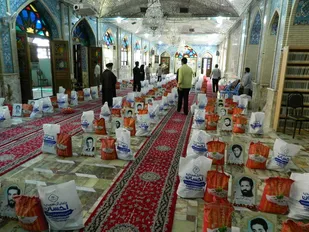تهیه و توزیع 130 بسته حمایتی توسط کانون بسیج مهندسین صنعتی سپاه سمنان