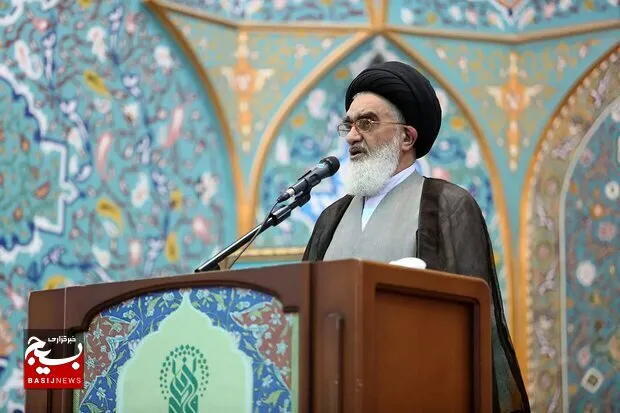 توصیه خطیب جمعه قم به فرماندهان حماس/ فرهنگ بسیج قابلیت جهانی شدن دارد