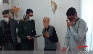 دیدار فرمانده سپاه سیمرغ با خانواده شهدای دانش آموز