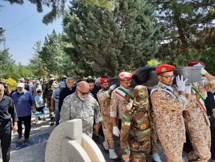 تشییع پیکر جانباز آزاده سید عباس ایزدپناه/ وداع باشکوه قزوین با اسطوره صبر و مقاومت