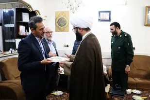 آئین تکریم خانواده معظم شهدا در شهرستان قدس برگزار شد