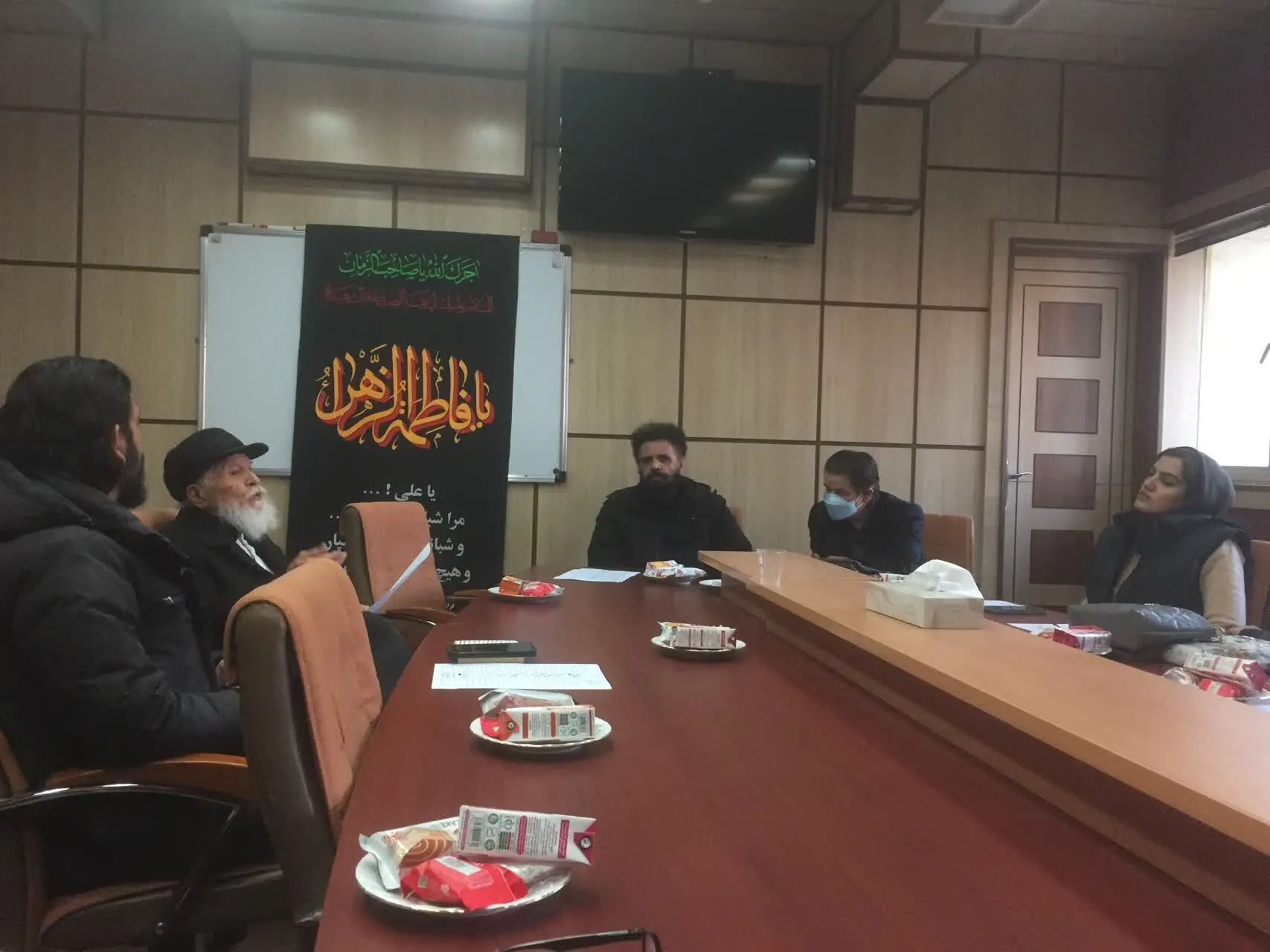 مرثیه سرایی شعرای انجمن ادبی کانون بسیج هنرمندان شهرستان دماوند در سوک حضرت زهرا (س)