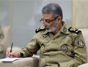 در راه صیانت از آرمان ها محکم و استوار ایستاده ایم/دهه فجر آغاز گر طلوعی مبارک در کهن سرزمین ایران