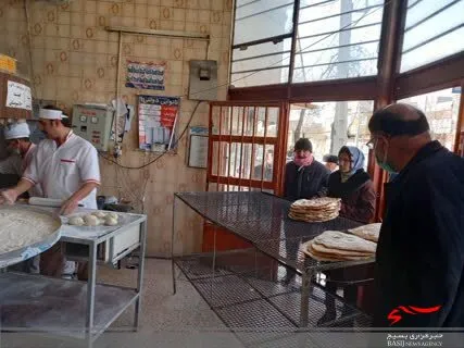 پخت ده هزار نان نذری و تقدیم به مردم