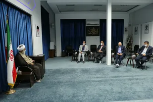 ارتباط با خدا انسان را از گناه و لغزش دور نگه می&zwnj;دارد