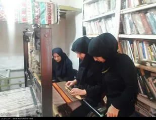 تلفیق تجربه و دانش دانشگاهی ما را در هنر &ndash; صنعت جاجیم بافی موفق کرد + تصویر