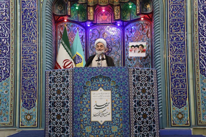 مسئولان با هنجارشکنیها قاطعانه و قانونی برخورد کنند مسئولان با هنجارشکنیها قاطعانه و قانونی برخورد کنند