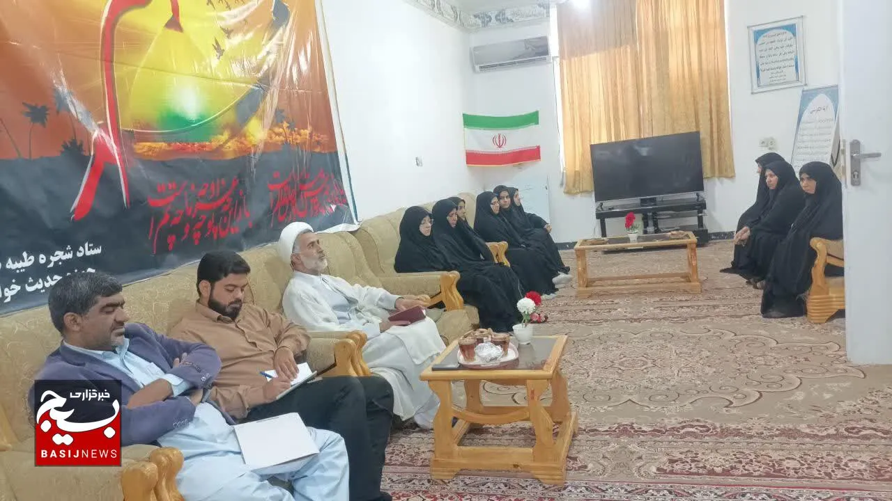 دیدار مسئول نمایندگی ولی فقیه در سپاه شهرستان ایرانشهر با بسیجیان حوزه حدیث 