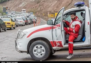 تیم های عملیاتی هلال احمر  در آماده باش برای امدادرسانی حوادث احتمالی در جاده&zwnj;های زنجان  هستند