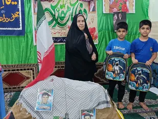 توزیع ۴۵ بسته نوشت&zwnj;افزار و کیف بین نوجوانان فعال مسجد ابوالفضل(ع) اهرم