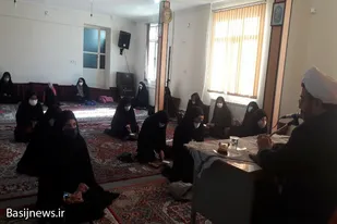 برگزاری دوره توانمندسازی سرگروه&zwnj;های صالحین حوزه شهیده سمیه و خدیجه(س) همدان