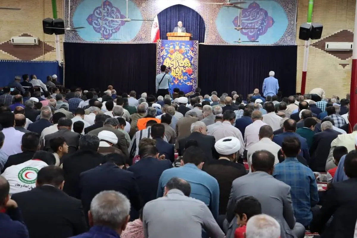میز خدمت دولت در نماز جمعه ایذه با حضور استاندار خوزستان 