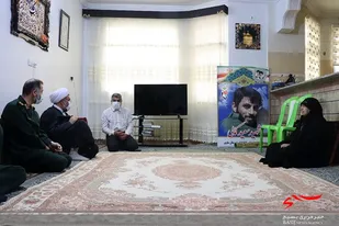دیدار فرمانده و مسئول دفتر نمایندگی ولی فقیه در سپاه کربلا با خانواده شهید کمالی