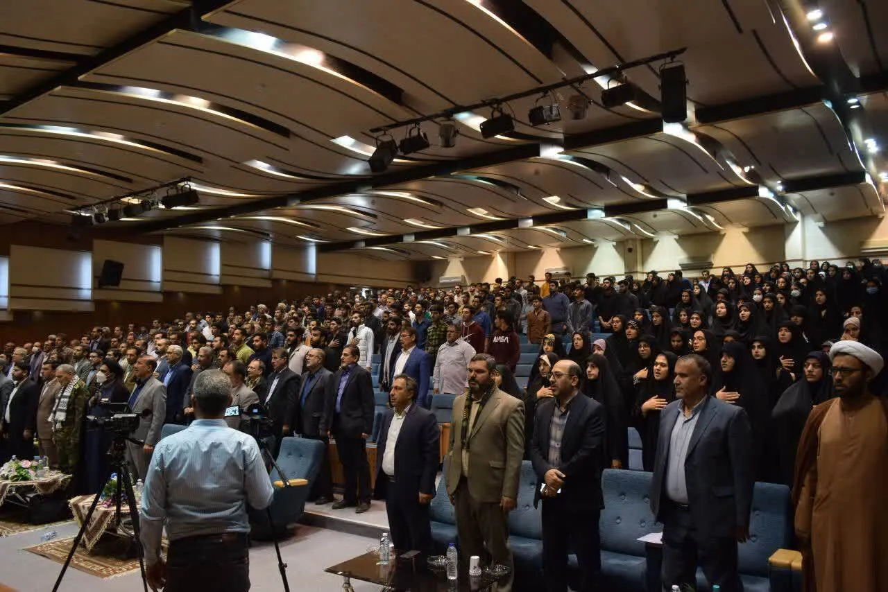 تجمع پرشور دانشجویان بسیجی ،رؤسا واساتید دانشگاه های ایلام