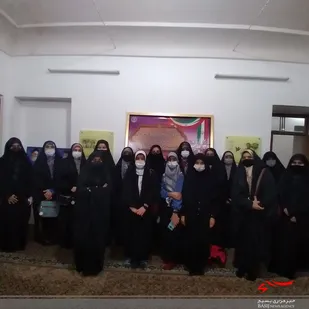 بازدید دختران صالحینی پایگاه شهیده واعظی از بیت امام خمینی(ره)