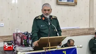 مساجد کارخانه آدم سازی هستند
