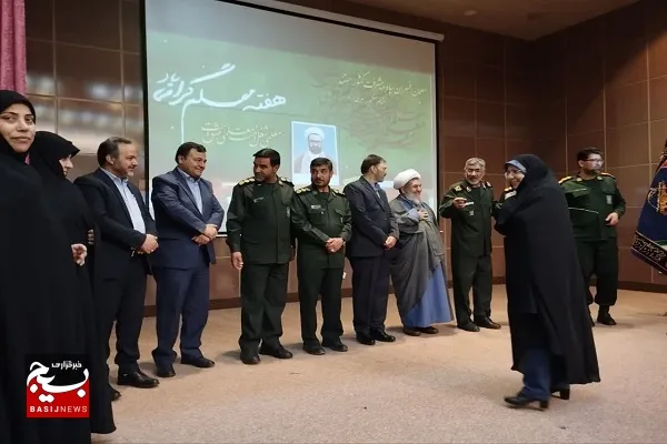 معلمان نقش ویژه ای، هم در مسائل تربیتی و هم در مدیریت خانواده دارند