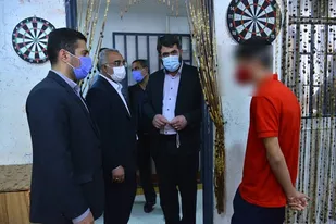 اعطای تسهیلات به زندانیان در اولین دیدار دادستان عمومی و انقلاب شیراز از کانون اصلاح و تربیت شیراز