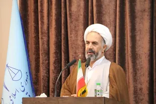 ثمره پیروزی انقلاب اسلامی ، رهایی از استعمار و استکبار است