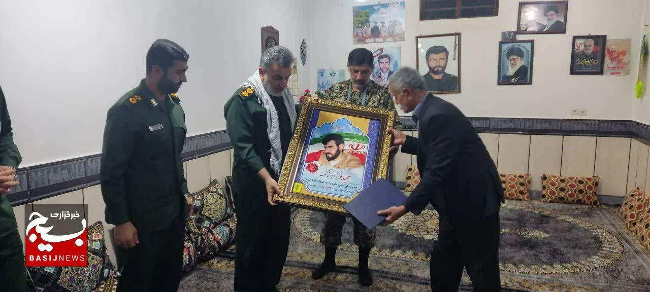 با حضور فرماندهی ناحیه مقاومت بسیج باغملک از خانواده سه شهید والا مقام دیدار شد