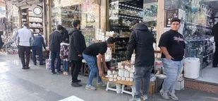 اجرای طرح رفع سد معبر و ساماندهی معابر در میدان شوش