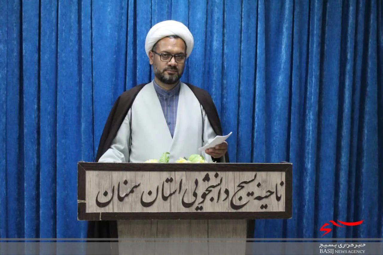 وحدت و ولایتمداری رمز پیروزی برابر توطئه های دشمنان است