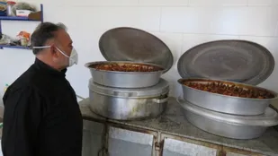 توزیع 4000 پرس افطاری در بین خانواده های نیازمند توسط بسیج برخوار+تصاویر
