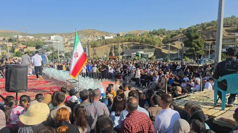 در ادامه برگزاری موفق هفته بسیج همایش پیاده‌روی خانوادگی با اهدای جوایز نفیس برگزار شد