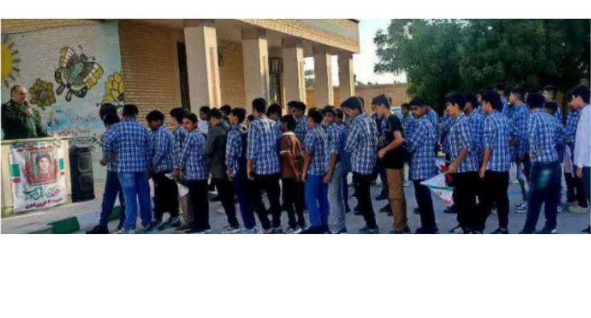 نواختن زنگ مهر و ایثار درسال تحصیلی جدید در مردرسه ۱۲فروردین گورک سادات نواختن زنگ مهر و ایثار درسال تحصیلی جدید در مردرسه ۱۲فروردین گورک سادات