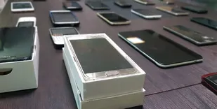 پشت پرده ممنوعیت واردات موبایل لوکس