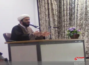 شکرگزاری موجب سعادتمندی مادی و معنوی انسان است