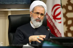 اگر جوانان به تاریخ گذشته وصل نشوند مرعوب جریان های بیگانه می شوند