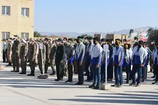 آئین صبحگاه مشترک نیرو&zwnj;های نظامی وانتظامی بهاباد برگزار شد