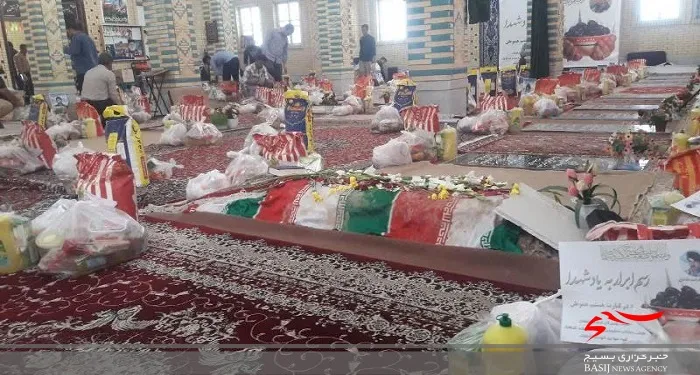 تقدیم 120بسته مواد غذایی در غرب شهرکرد