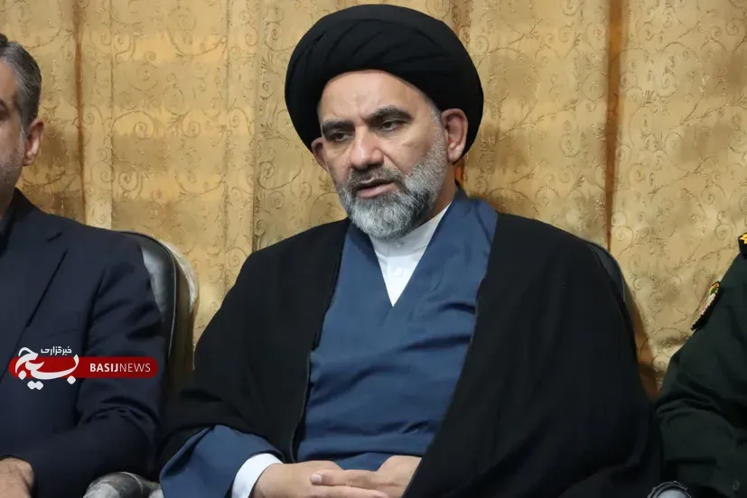 امام جمعه ازنا با گرامی‌داشت هفته دفاع مقدس، هشت سال حماسه ملت ایران را گنجینه‌ای تمام‌نشدنی دانست و بر ضرورت انتقال دقیق حقایق این دوران به نسل جوان و مقابله با تحریف تاکید کر