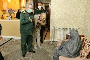 جانشین فرمانده کل سپاه با خانواده شهدای شهرری دیدار کرد