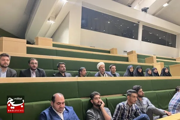 بازدید جمعی از خبرنگارن همدانی از مجلس شورای اسلامی/ وزیر فرهنگ و ارشاد اسلامی به همدان سفر می‌کند