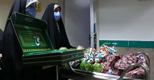 کاشتن بزم مهر و شادی در دل کودکان دردمند در بیمارستان حضرت معصومه (س)