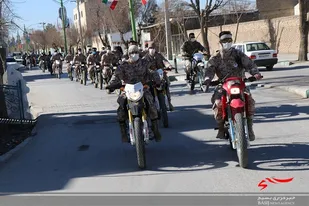 همرزمان شهدا با موتور سیکلت به زیارت قبور شهدای مدافع امنیت رفتند