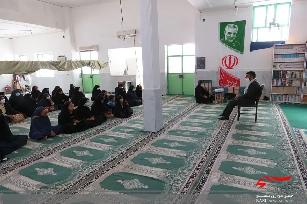 برگزاری کارگاه دختران جوان با موضوع چادرحجاب برتر به مناسبت هفته بسیج