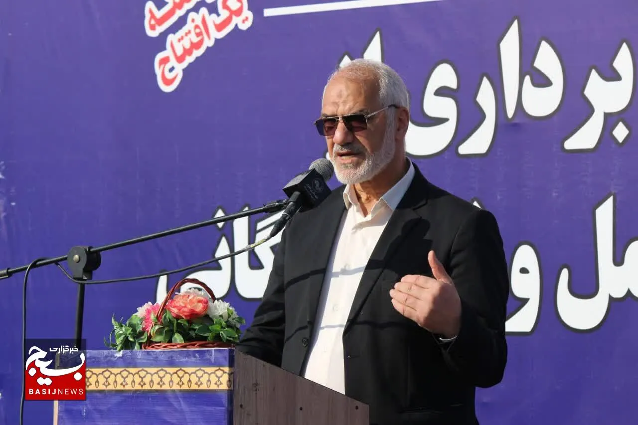 تسریع در اجرای پروژه متروی اهواز/ ناوگان حمل و نقل عمومی تقویت شود/مسافربران خودروهای شخصی ساماندهی شوند
