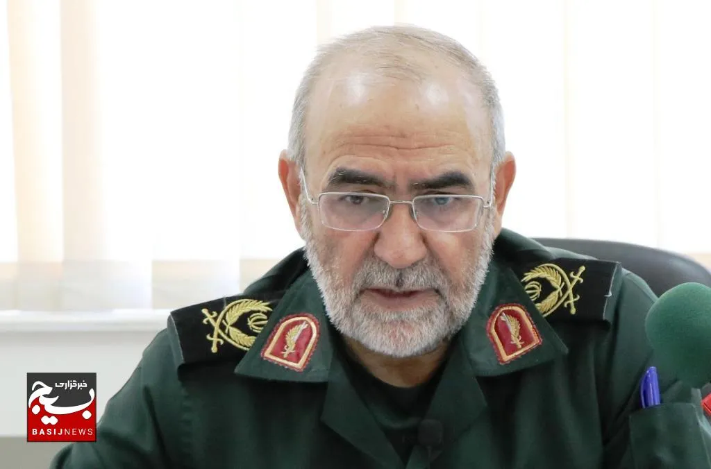  تسلط بر افکار عمومی، راهبرد اصلی دشمن در جنگ نرم است
