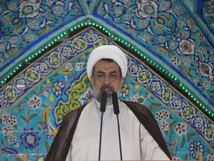 اشرافی گری در زندگی بعضی ها باعث شرمساری است