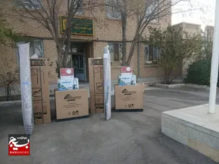 دو سری جهیزیه به زوج&zwnj;های نیازمند بخش رخ اهدا شد
