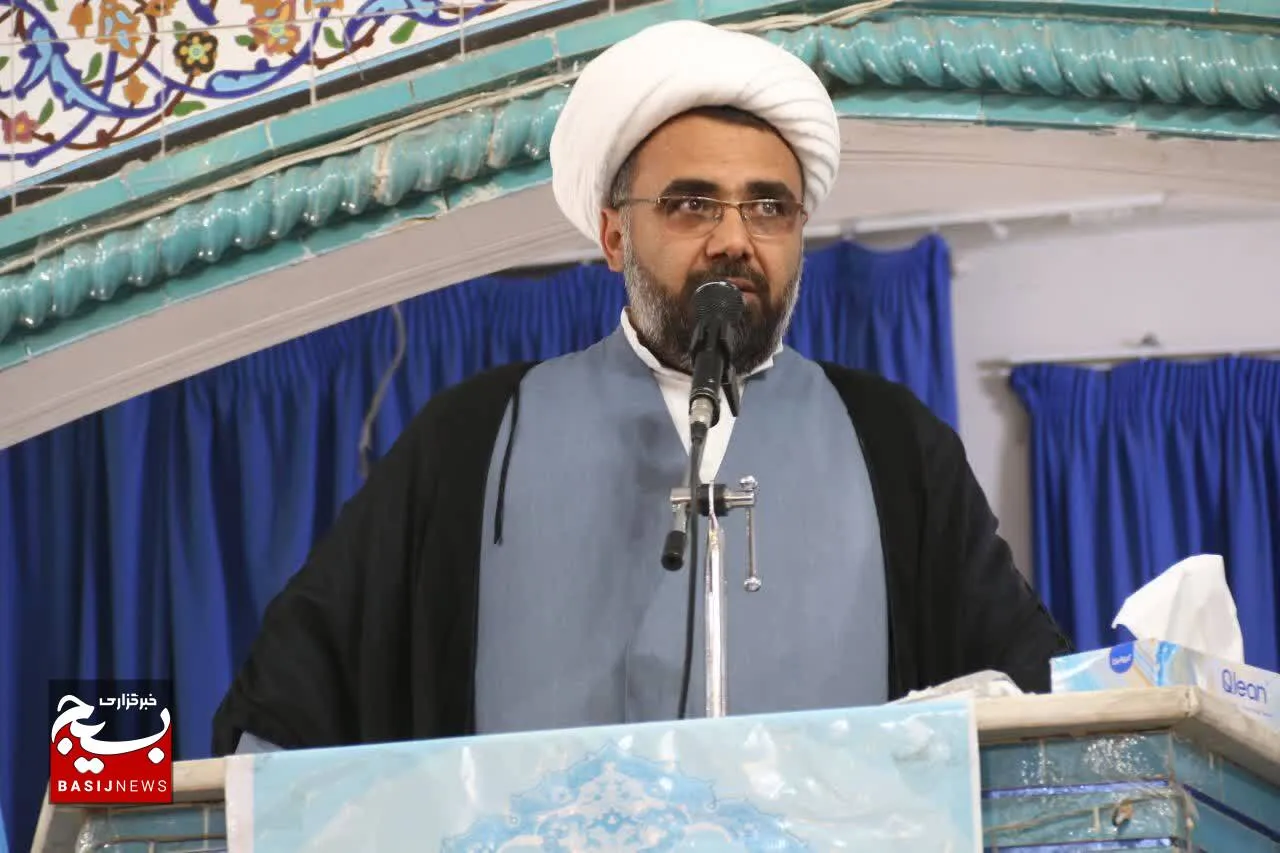 دشمن با استفاده از ابزار‌های ارتباطی هویت اسلامی جوانان را هدف قرار داده است