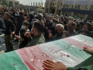 شهیدگمنام مهمان مردم جنوب شرق در صحن امامزاده جعفر(ع)