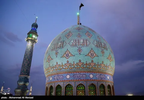 آیین تعویض پرچم گنبد مسجد جمکران