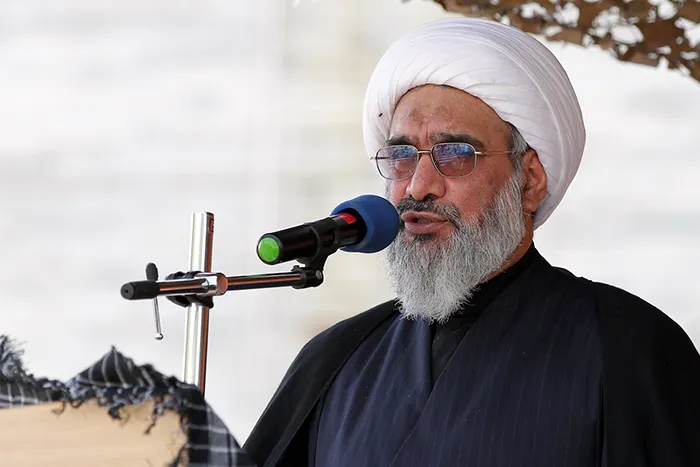 انقلاب اسلامی نماد خدمت در طول تاریخ است / فعالیّت­ های محرومیّت­ زدایی سپاه نماد حرکت جهادی انقلاب اسلامی است