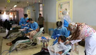 حضور ۷ تیم پزشکی در شهرستان فردوس/ از حضور گروه&zwnj;های جهادی دندانپزشکی تا جراحی شکاف و کام