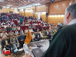 فرماندهان بسیج دانش آموزی سفیران انقلاب اسلامی در مدارس هستند